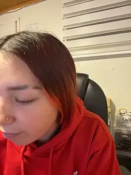 Snapshot of Karen18_boobs chatting on 02/18/26, 02:07 Karen18 boobs online show from 02/18/26, 02:07