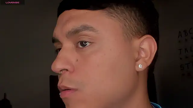 Snapshot of ANGELOGAO chatting on 12/15/25, 10:47 ANGELOGAO online show from 12/15/25, 10:47