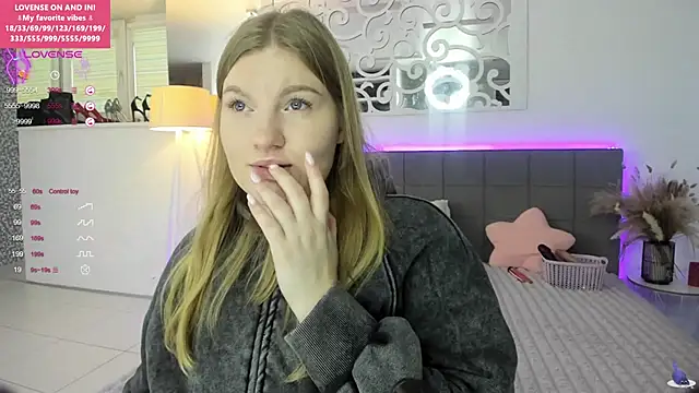 Snapshot of AshleyJoness chatting on 11/27/25, 06:04 AshleyJoness online show from 11/27/25, 06:04