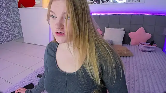 Snapshot of AshleyJoness chatting on 12/04/25, 06:01 AshleyJoness online show from 12/04/25, 06:01