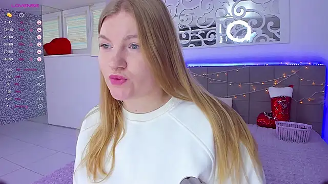 Snapshot of AshleyJoness chatting on 12/16/25, 06:18 AshleyJoness online show from 12/16/25, 06:18