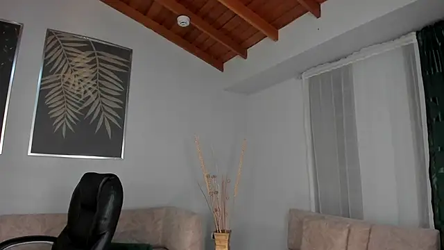 Snapshot of LiamCarterX chatting on 10/17/25, 04:26 LiamCarterX online show from 10/17/25, 04:26