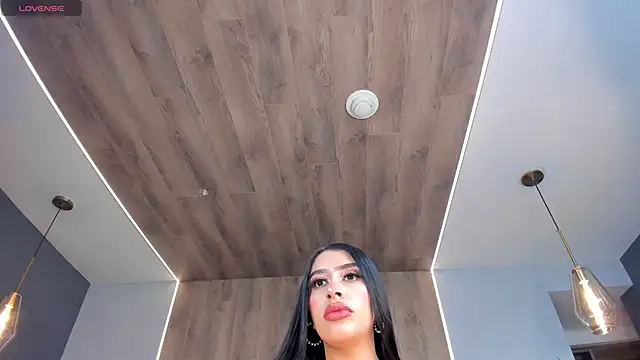 LeahLombardi  online show from 11/27/25, 06:26