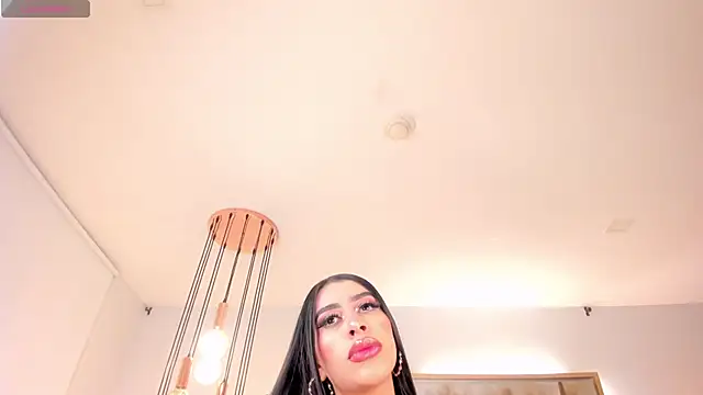 LeahLombardi  online show from 01/08/26, 03:42