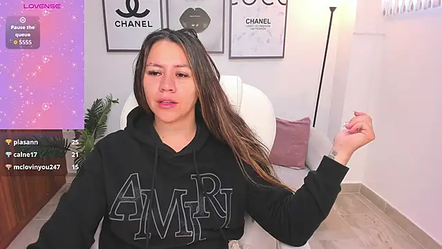 Brandy priscot online show from 10/12/25, 11:42