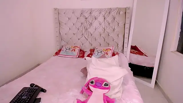 Snapshot of bonniebakerz1 chatting on 02/05/26, 11:42 bonniebakerz1 online show from 02/05/26, 11:42