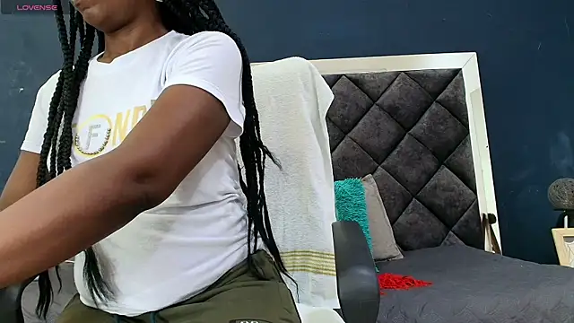 Snapshot of ebony__jheim chatting on 09/26/25, 02:32 ebony jheim online show from 09/26/25, 02:32