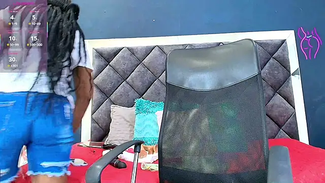 Snapshot of ebony__jheim chatting on 10/07/25, 12:02 ebony jheim online show from 10/07/25, 12:02