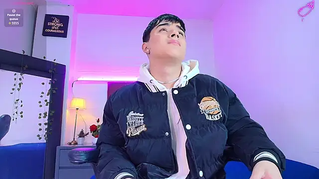 Lucass love online show from 11/10/25, 04:17