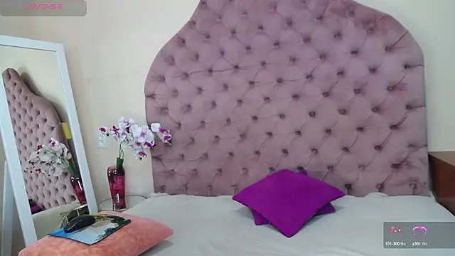 Snapshot of _Agata_ chatting on 03/14/25, 08:10 Agata online show from 03/14/25, 08:10