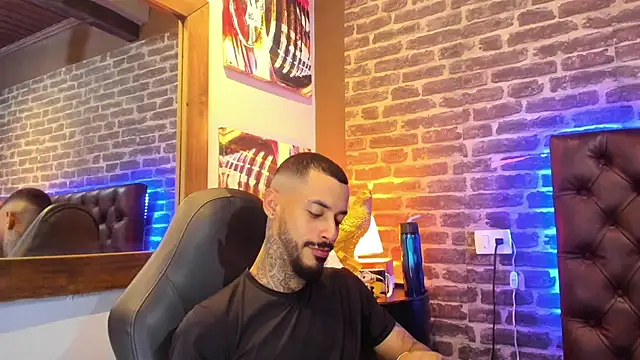 VinzenzRizzo online show from 12/04/25, 04:22