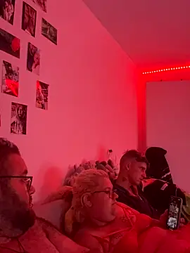 Snapshot of mrandmrsdarkside chatting on 09/11/25, 07:47 mrandmrsdarkside online show from 09/11/25, 07:47