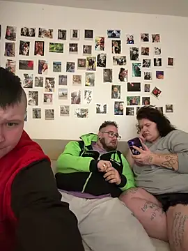 Snapshot of mrandmrsdarkside chatting on 12/02/25, 08:26 mrandmrsdarkside online show from 12/02/25, 08:26