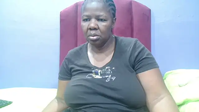 Snapshot of NaughtyChubbyZoe chatting on 11/26/25, 05:08 NaughtyChubbyZoe online show from 11/26/25, 05:08