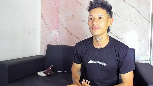 Snapshot of Asthondream_ chatting on 11/29/25, 10:29 Asthondream online show from 11/29/25, 10:29