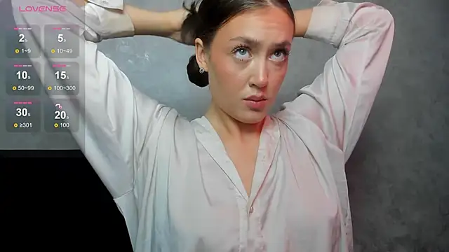 Snapshot of SaraMoren0 chatting on 09/18/25, 01:46 SaraMoren0 online show from 09/18/25, 01:46