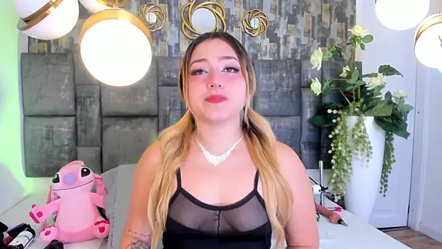 PatyLawrence online show from 11/11/25, 04:12