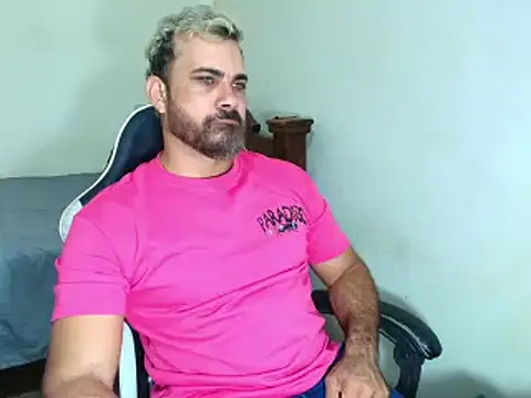 Snapshot of max_love255 chatting on 02/10/26, 11:31 max love255 online show from 02/10/26, 11:31