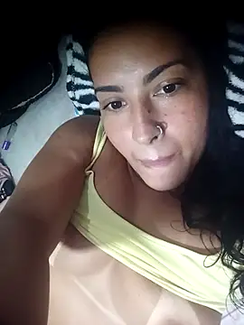 Snapshot of Danivinix chatting on 12/02/25, 03:18 Danivinix online show from 12/02/25, 03:18