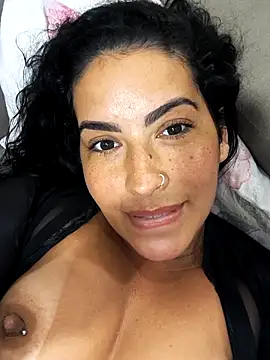 Snapshot of Danivinix chatting on 02/10/26, 01:43 Danivinix online show from 02/10/26, 01:43