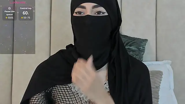  Zahiira  online show from 11/28/25, 11:57