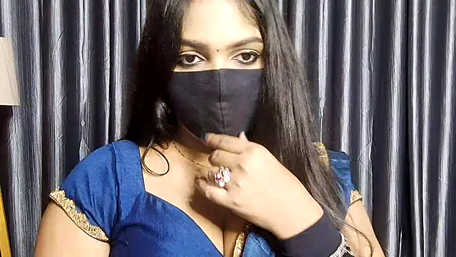 Snapshot of Webrowncouple chatting on 10/10/25, 04:28 Webrowncouple online show from 10/10/25, 04:28