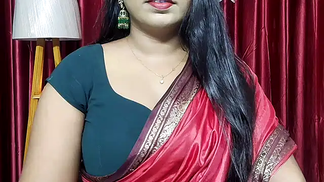 Snapshot of Webrowncouple chatting on 10/19/25, 08:04 Webrowncouple online show from 10/19/25, 08:04