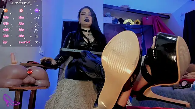 Dannia danne online show from 03/10/26, 11:48