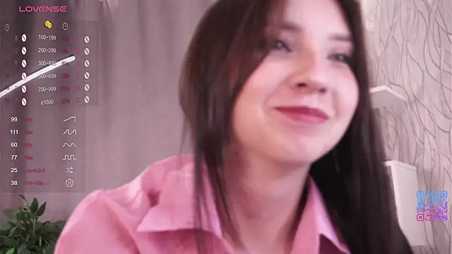 Snapshot of DaisyBlaze chatting on 10/06/25, 04:48 DaisyBlaze online show from 10/06/25, 04:48