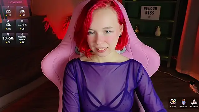 NaomiYoru online show from 11/08/25, 08:29