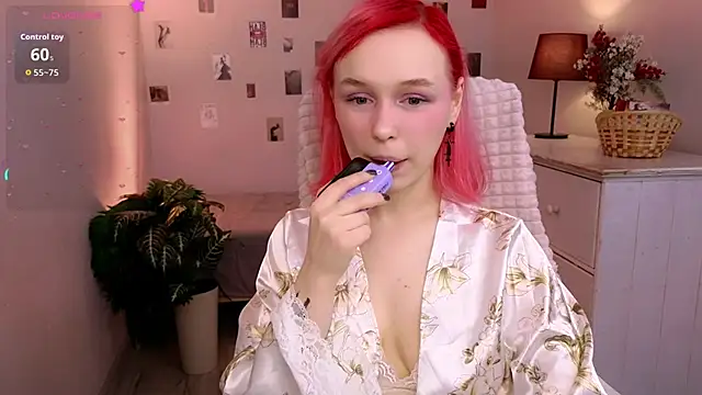 NaomiYoru online show from 04/04/26, 08:28