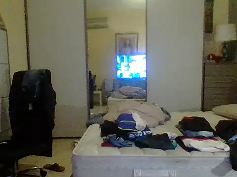 Snapshot of KalendaXL chatting on 10/04/25, 04:49 KalendaXL online show from 10/04/25, 04:49