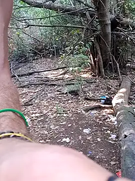 Snapshot of KalendaXL chatting on 10/06/25, 01:30 KalendaXL online show from 10/06/25, 01:30