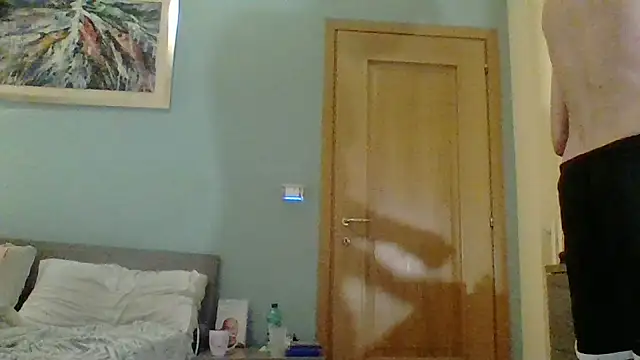 Snapshot of KalendaXL chatting on 10/18/25, 10:49 KalendaXL online show from 10/18/25, 10:49