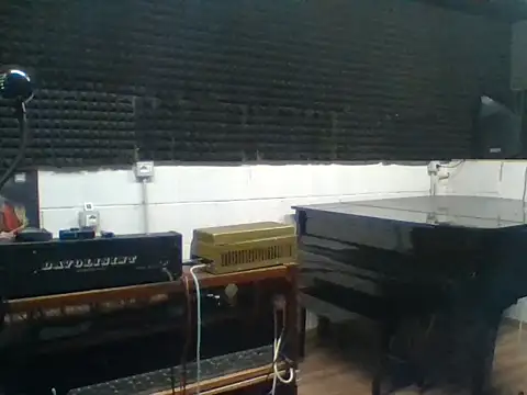 Snapshot of KalendaXL chatting on 10/22/25, 08:30 KalendaXL online show from 10/22/25, 08:30