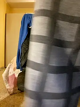 Snapshot of KalendaXL chatting on 11/25/25, 07:36 KalendaXL online show from 11/25/25, 07:36