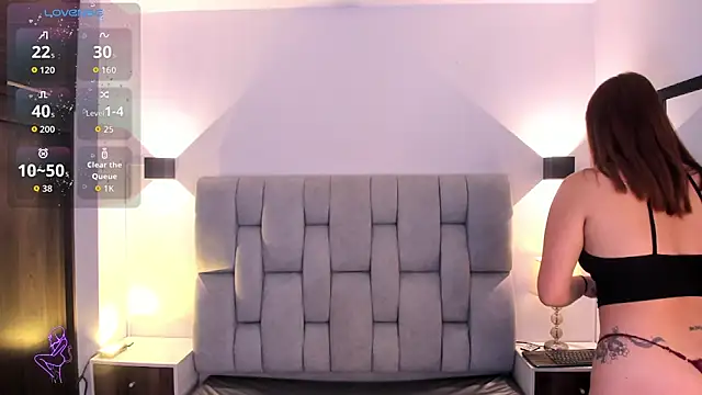 Mia volkova online show from 10/25/25, 12:34