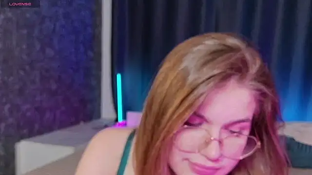 Snapshot of SophieMurrr chatting on 05/28/26, 08:39 SophieMurrr online show from 05/28/26, 08:39