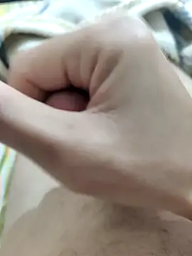 Snapshot of emrekzlk52 chatting on 10/19/25, 01:23 emrekzlk52 online show from 10/19/25, 01:23