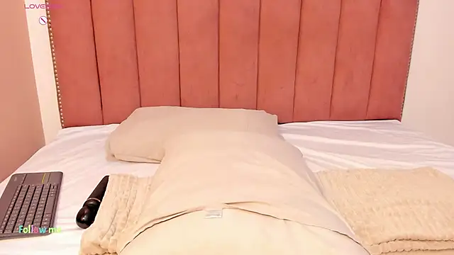 Snapshot of samara_bxx1 chatting on 09/20/25, 04:35 samara bxx1 online show from 09/20/25, 04:35