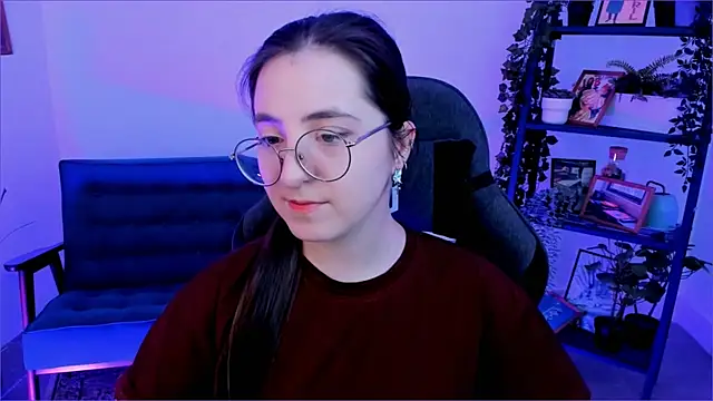 Snapshot of VirtuallVoyant chatting on 10/07/25, 03:25 VirtuallVoyant online show from 10/07/25, 03:25