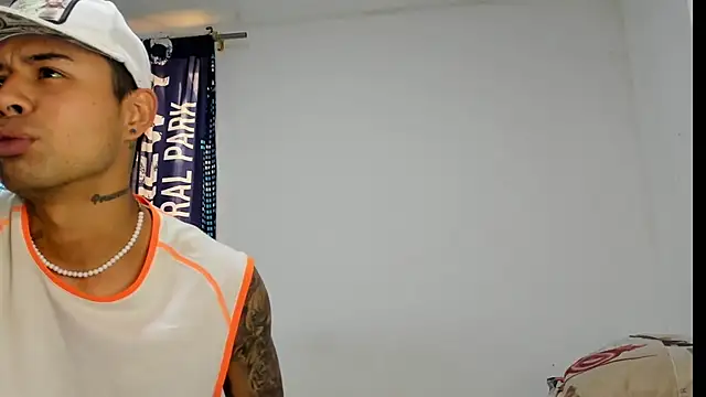  Logan Colton  online show from 12/21/25, 08:49