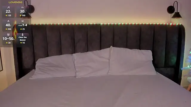 Snapshot of Sophie_Smith19_ chatting on 12/22/25, 01:52 Sophie Smith19 online show from 12/22/25, 01:52