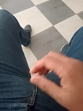 Snapshot of svvagesexyy chatting on 11/16/25, 08:31 svvagesexyy online show from 11/16/25, 08:31