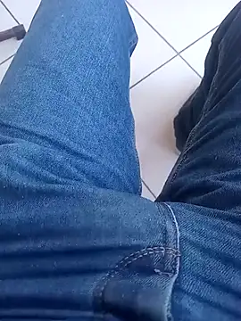 Snapshot of svvagesexyy chatting on 11/19/25, 07:52 svvagesexyy online show from 11/19/25, 07:52