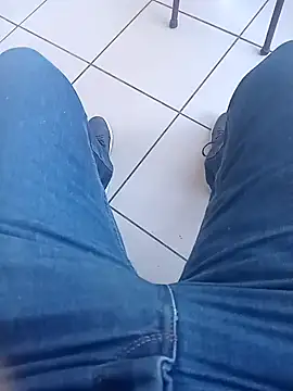 Snapshot of svvagesexyy chatting on 11/27/25, 07:43 svvagesexyy online show from 11/27/25, 07:43