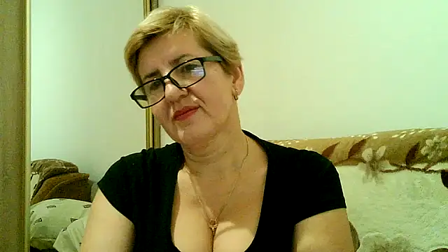 Snapshot of Dana4921 chatting on 12/20/25, 04:25 Dana4921 online show from 12/20/25, 04:25