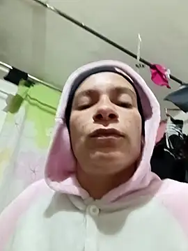 Snapshot of kim_lebanon chatting on 09/12/25, 05:18 kim lebanon online show from 09/12/25, 05:18