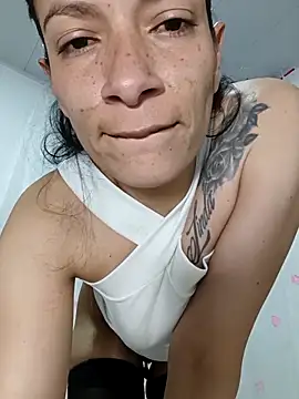 Snapshot of kim_lebanon chatting on 10/02/25, 04:19 kim lebanon online show from 10/02/25, 04:19