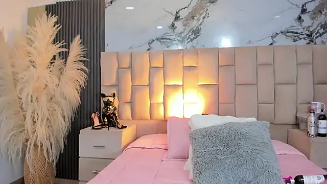 cloesummerr  online show from 03/12/26, 12:55